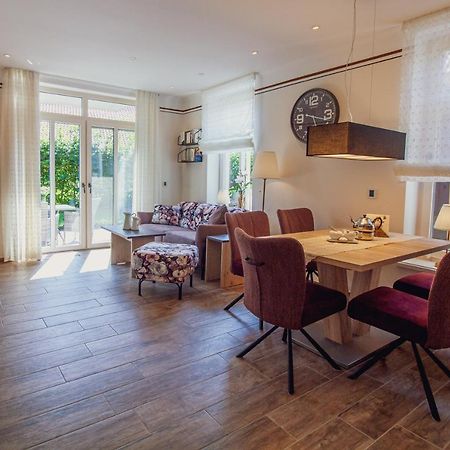 Up Besoeoek - Magnolie Mit Sauna Krummhorn Bagian luar foto