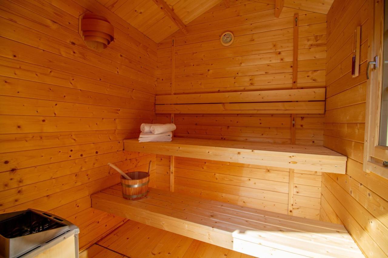 Up Besoeoek - Magnolie Mit Sauna Krummhorn Bagian luar foto
