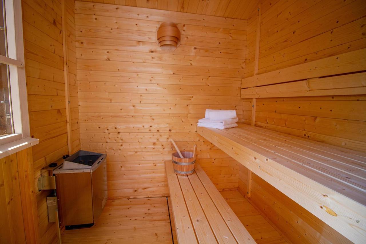 Up Besoeoek - Magnolie Mit Sauna Krummhorn Bagian luar foto